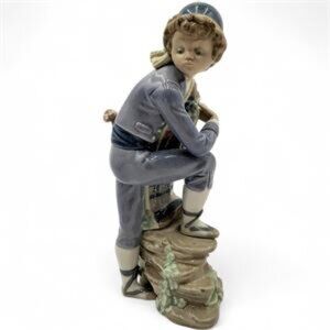 Lladro Valencian Boy (5395) Figurine
